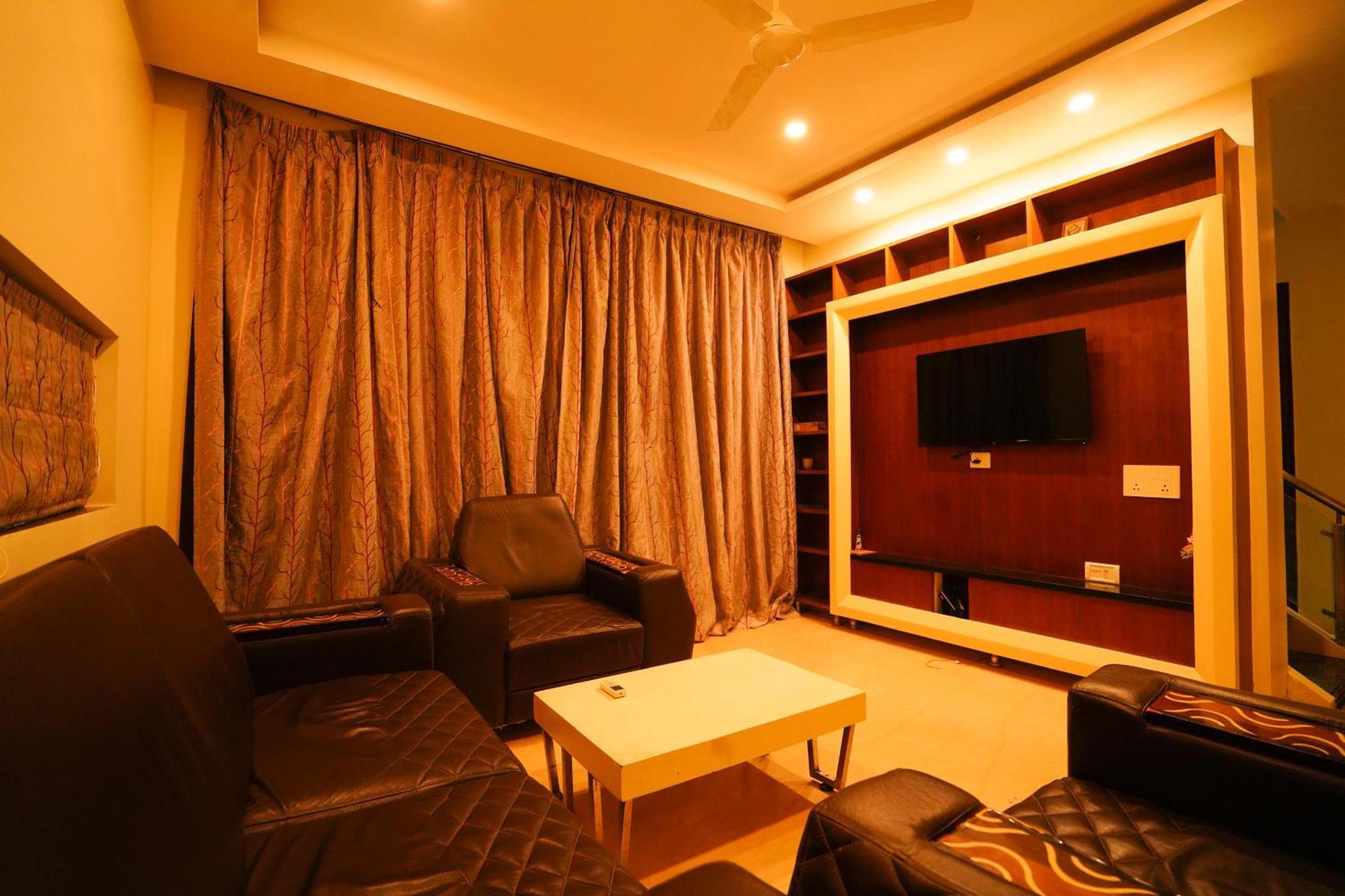 Golden Villa - Duplex House With Private Theater - Near To Alipiri And Bhudevi Ttd Ticket Counter And Kapilateertham Тирупати Экстерьер фото