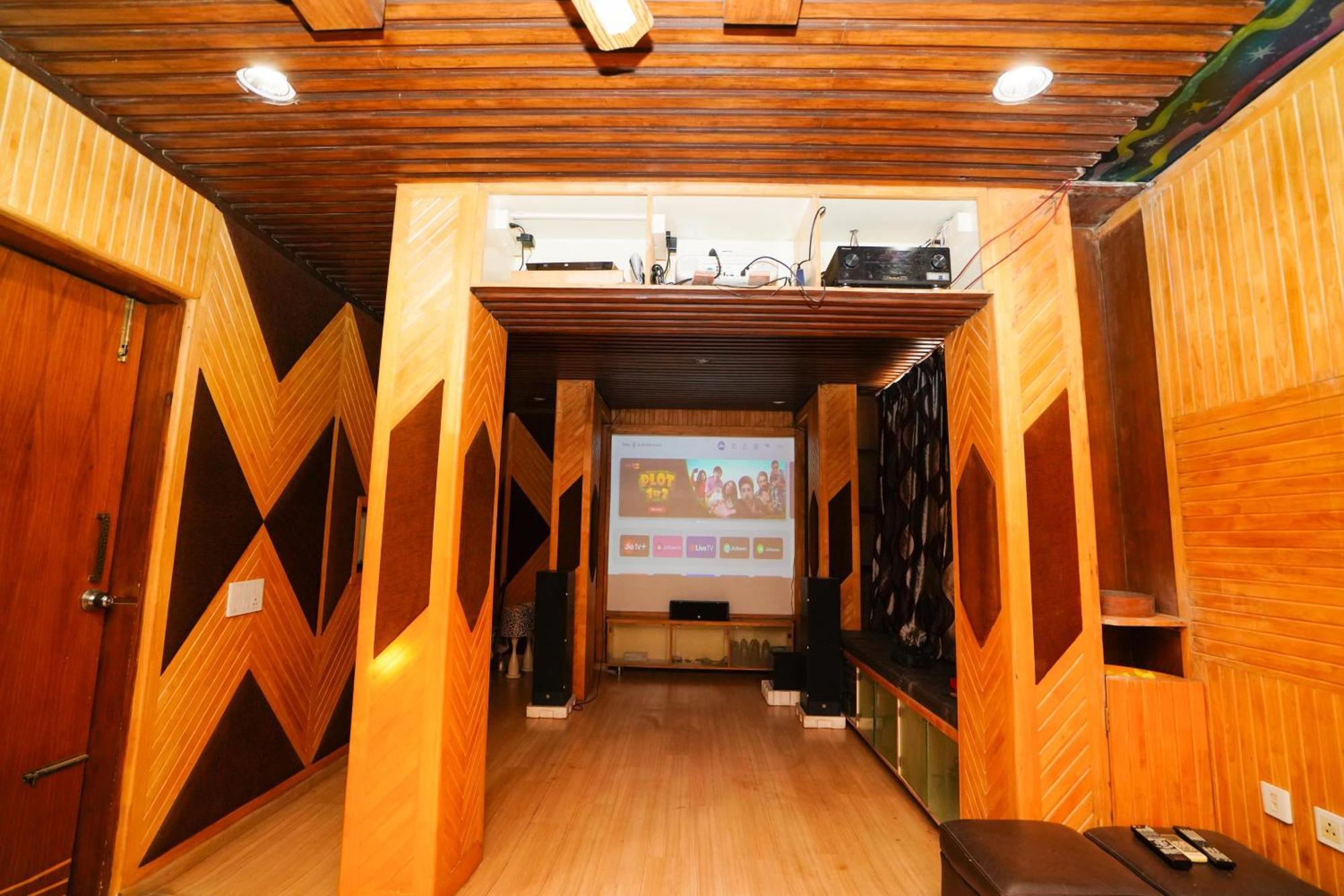 Golden Villa - Duplex House With Private Theater - Near To Alipiri And Bhudevi Ttd Ticket Counter And Kapilateertham Тирупати Экстерьер фото
